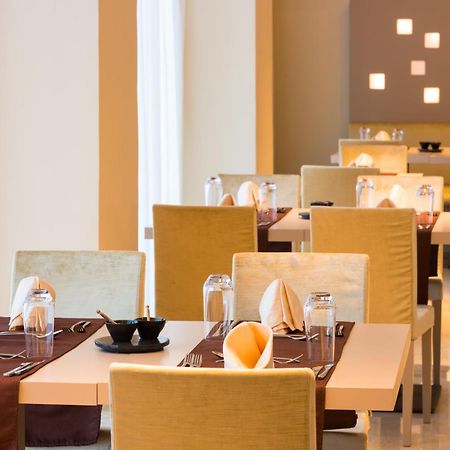 Radisson Blu Hotel N'Djamena Ngoại thất bức ảnh