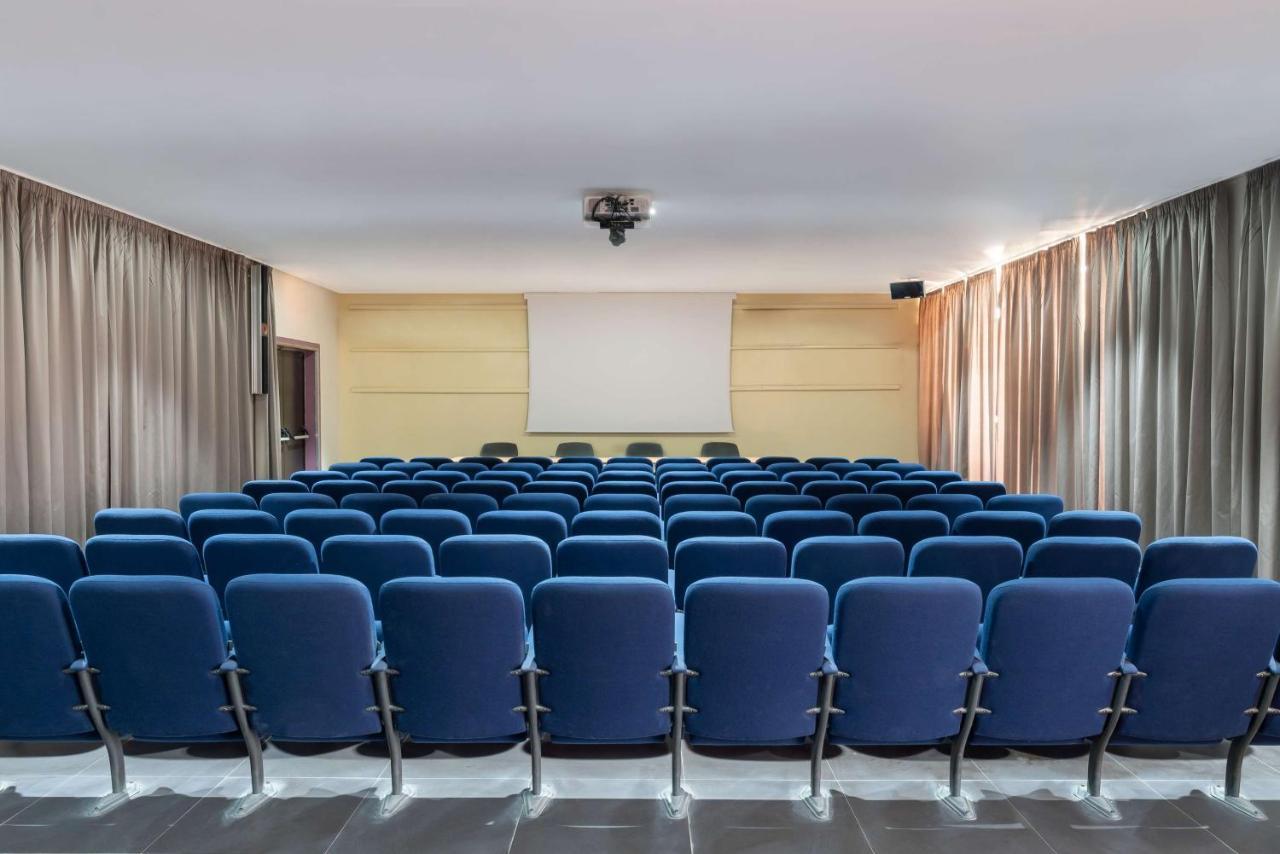 Radisson Blu Hotel N'Djamena Ngoại thất bức ảnh